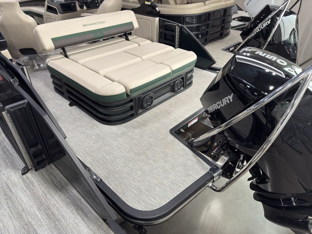2026 Bennington 24MCSB Carbon Fiber Arch Tritoon Pontoon - Image 77