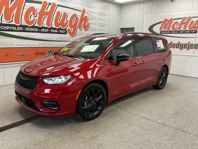 2025 Chrysler Pacifica Limited FWD - Image 1