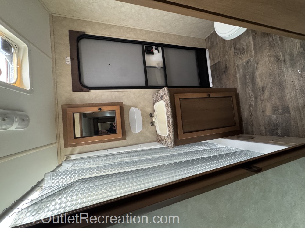 2015 Cruiser RV Shadow Cruiser 313BHS - Image 10
