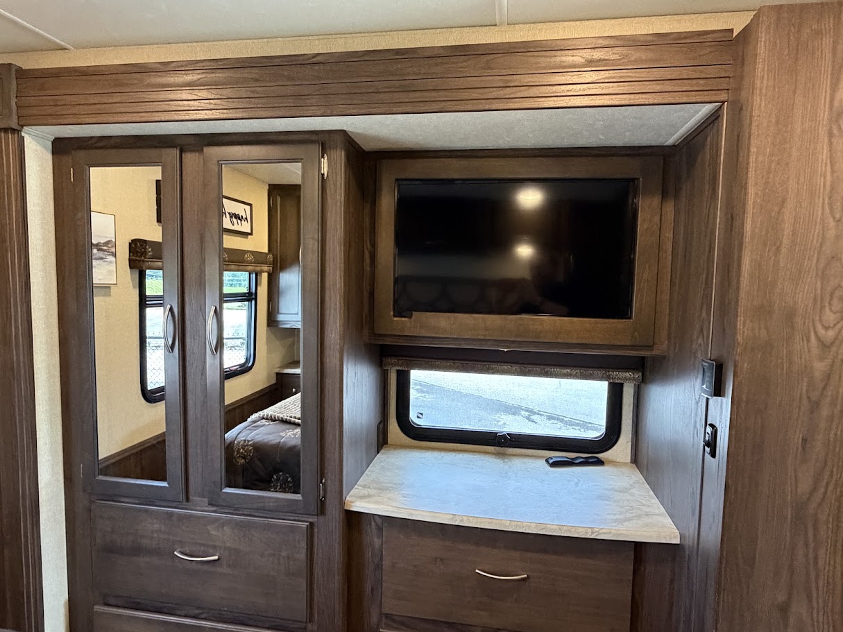 2019 COACHMEN PURSUIT 31BH - Image 42