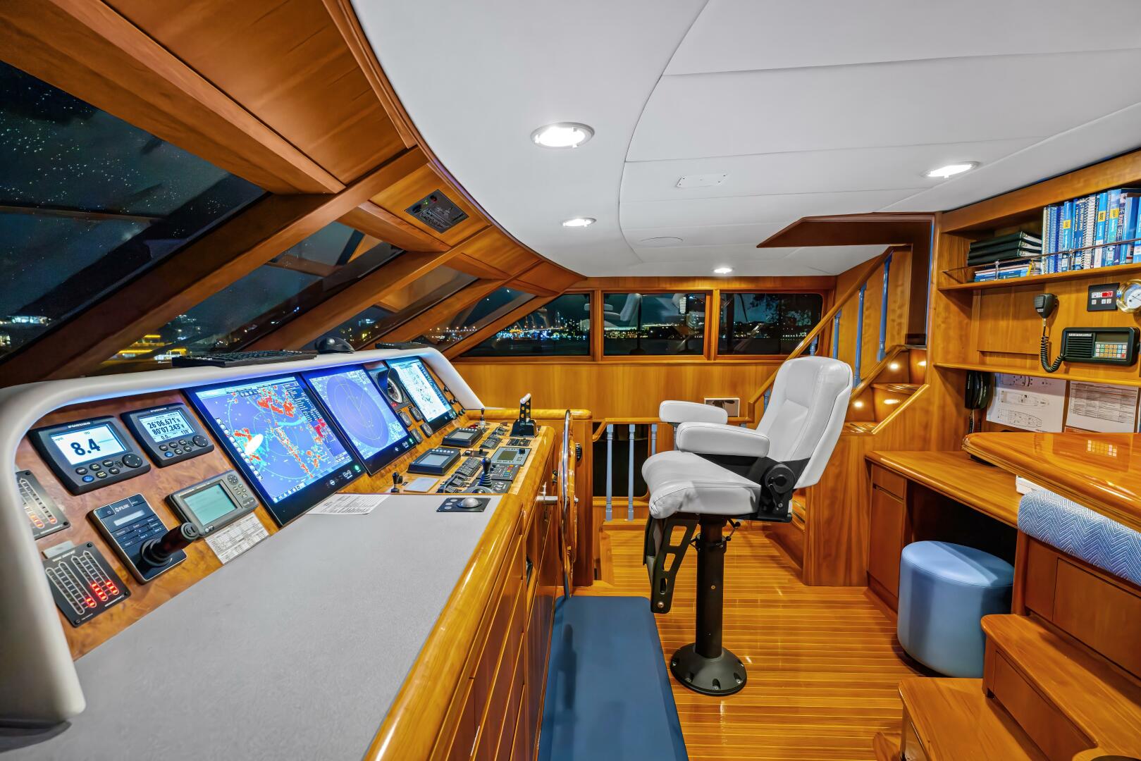 1998 Burger Raised Pilothouse - Image 15