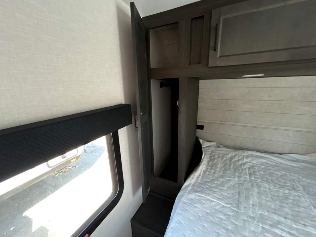 2026 VENTURE RV SPORTTREK STINGER 181VRK - Image 18