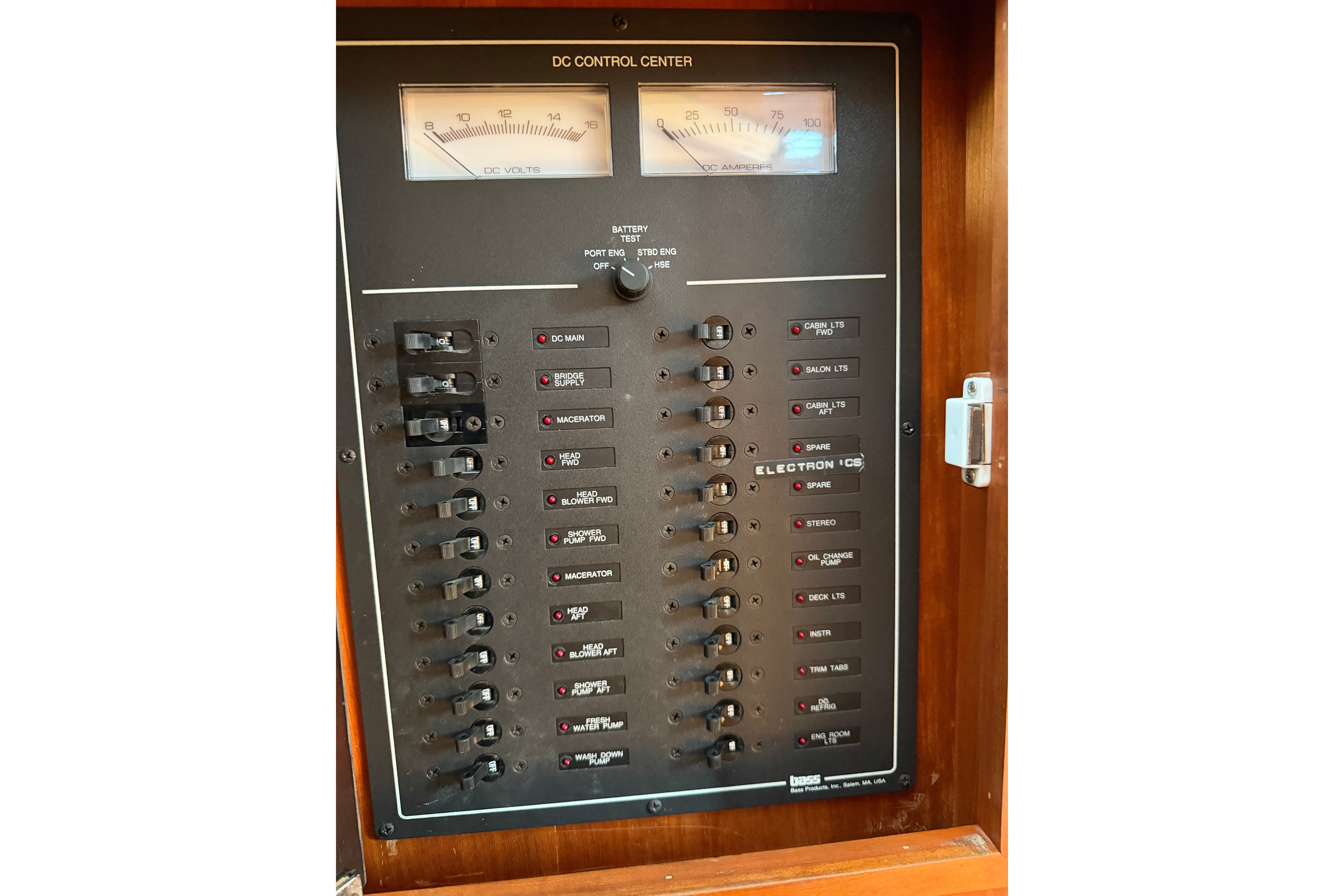 1998 Sabreline 36 AFT CABIN - Image 40