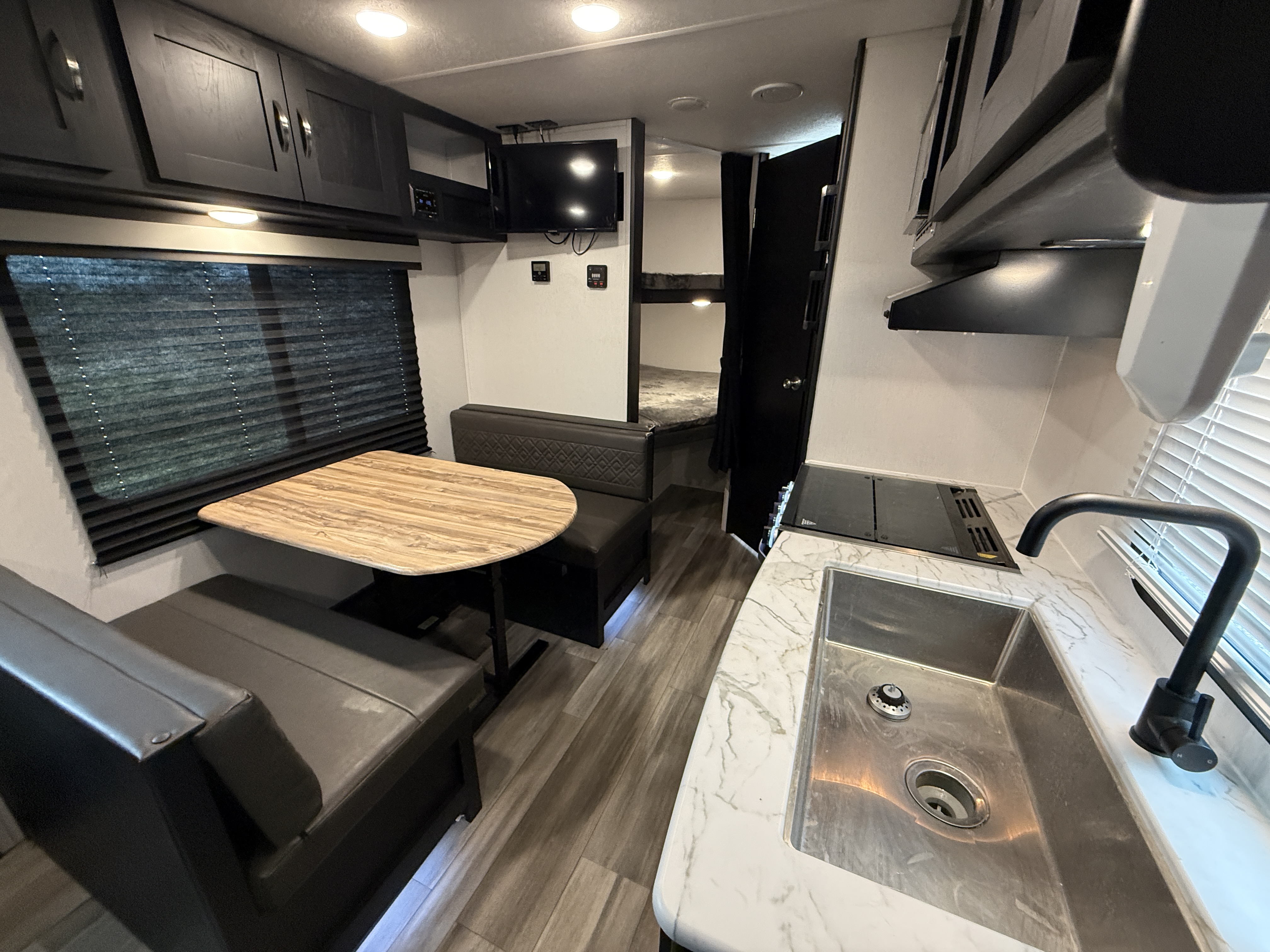 2023 Coachmen Freedom Express Select 22SE - Image 12
