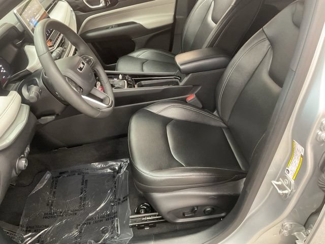 2025 Jeep Compass Limited 4x4 - Image 13