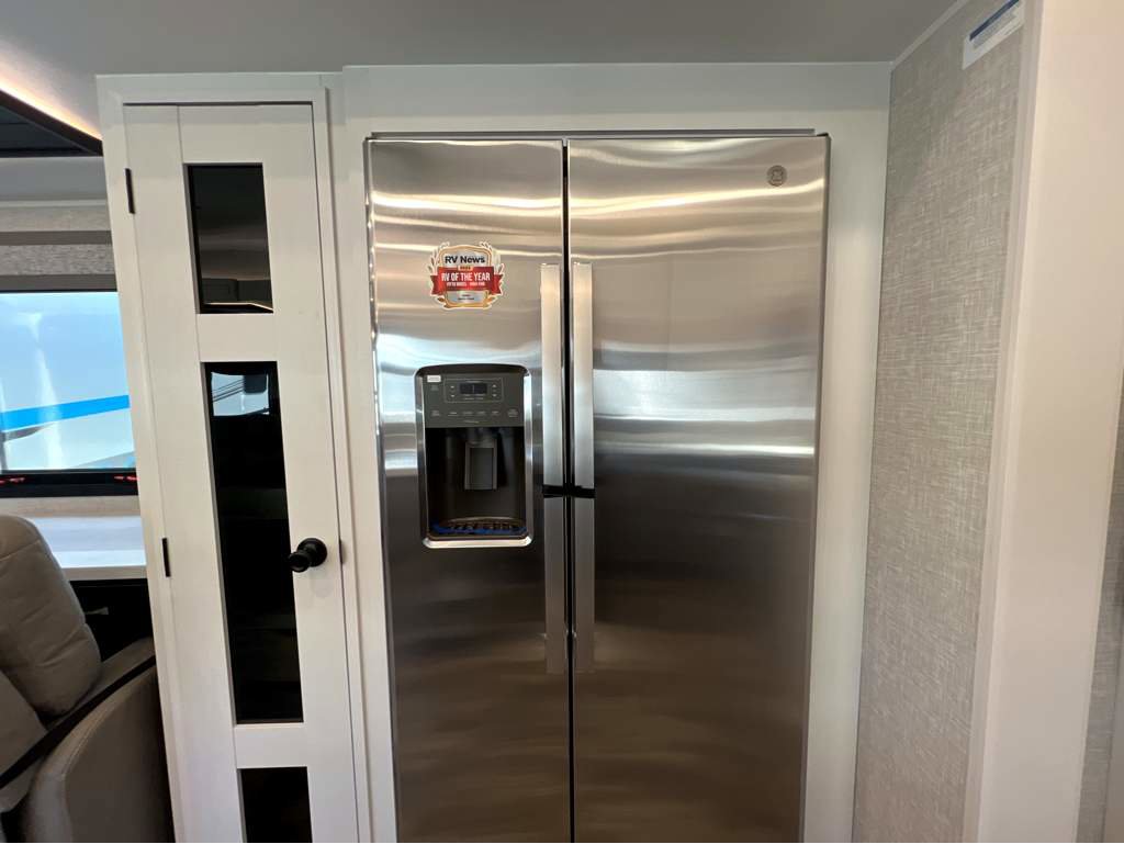 2025 JAYCO NORTH POINT 365RKTS - Image 17