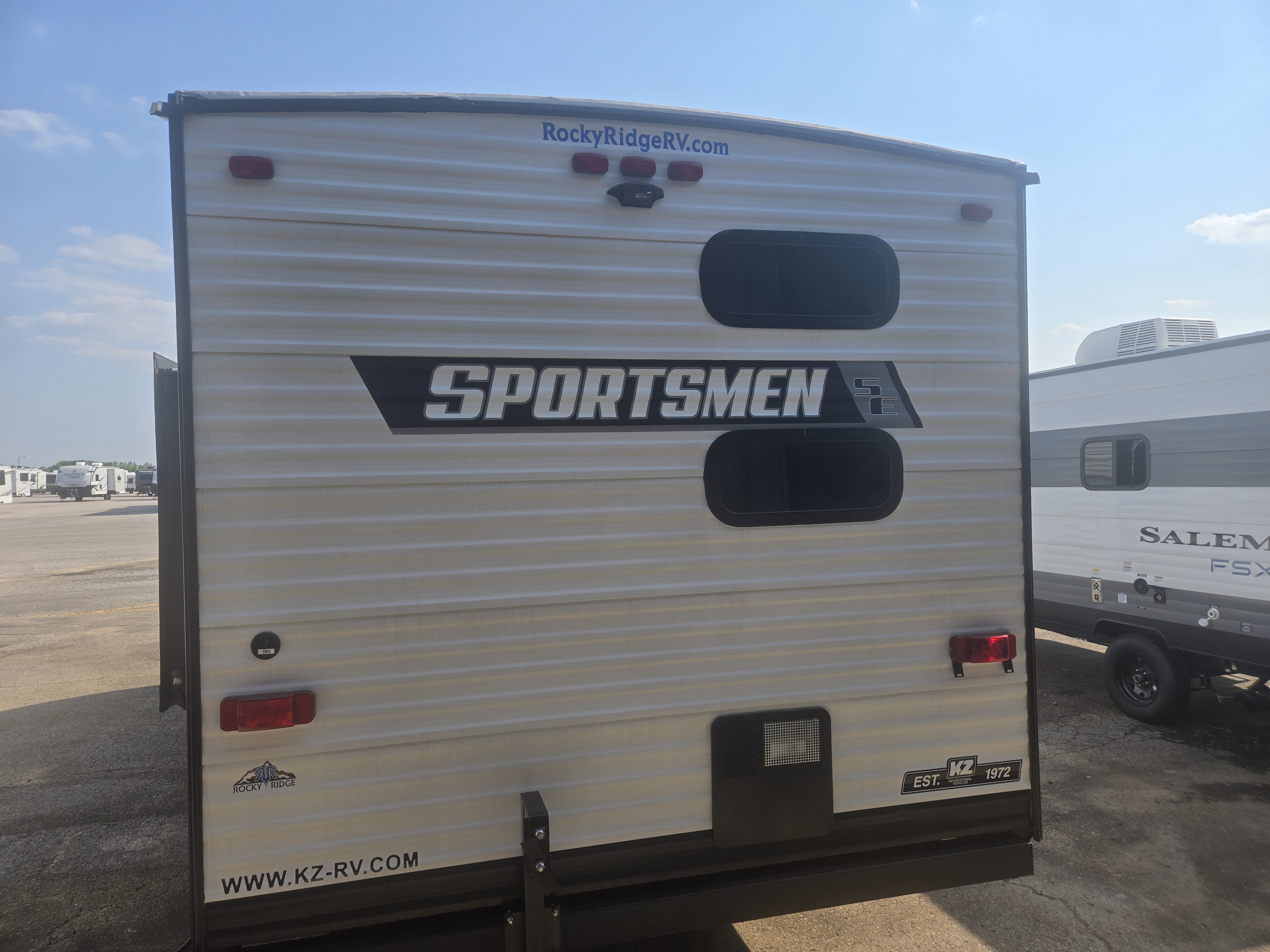 2023 KZ RV Sportsmen SE 231BHKSE - Image 6