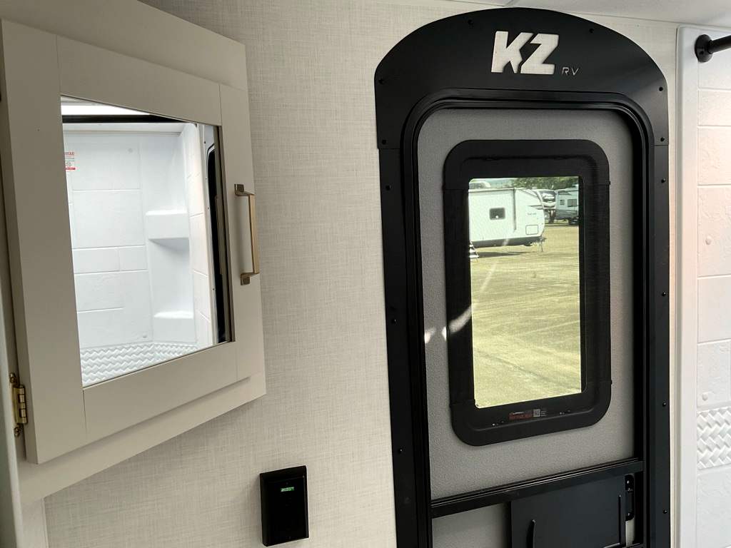 2027 KZ SPORTSMEN 261 BHK - Image 24