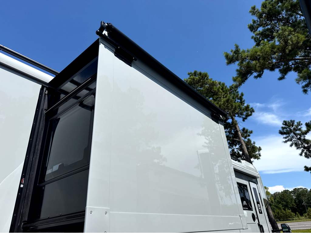 2027 GRAND DESIGN LINEAGE SERIES F 31ZW - Image 5