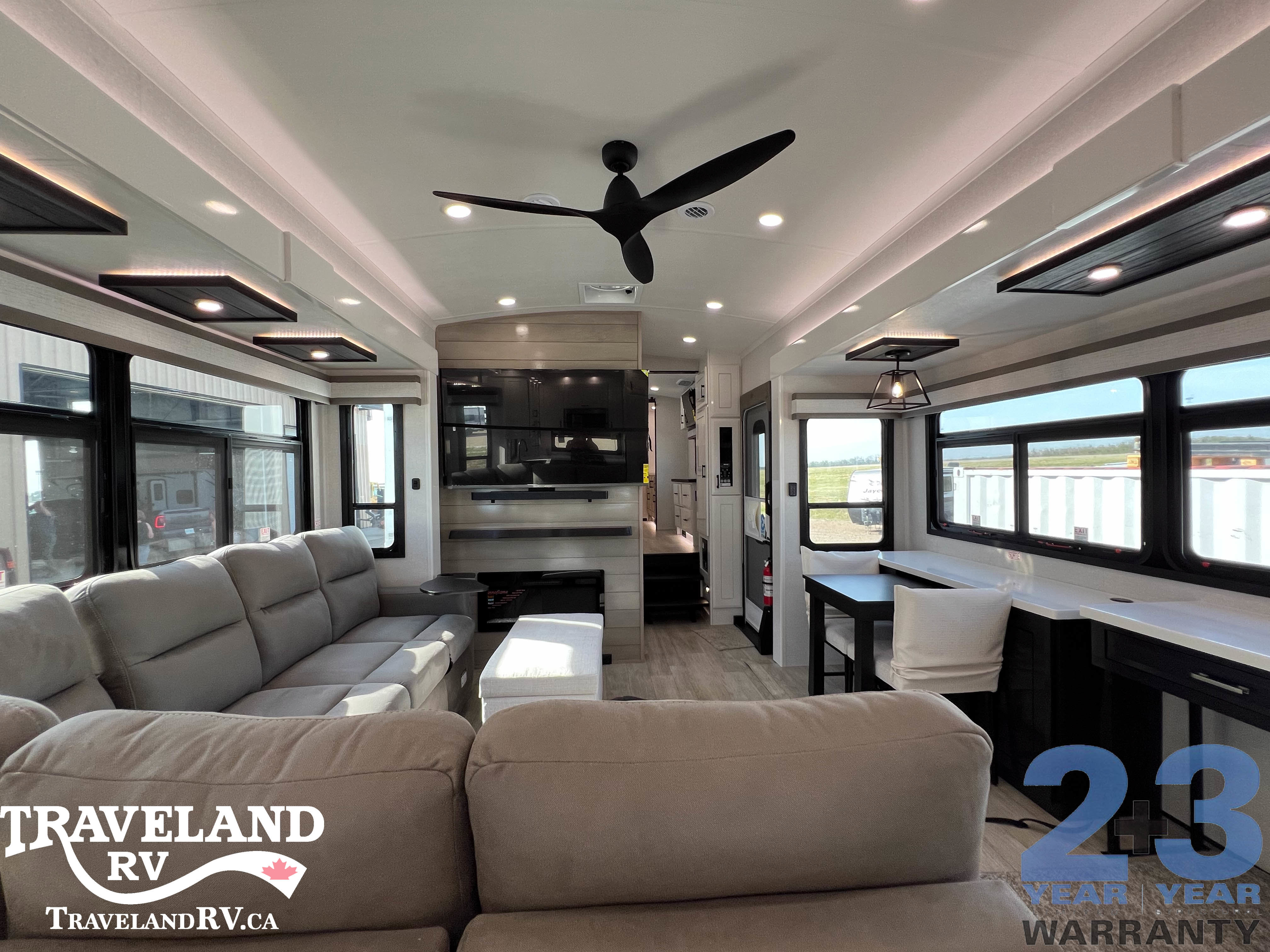 2026 Jayco Pinnacle 38FBRK - Image 24