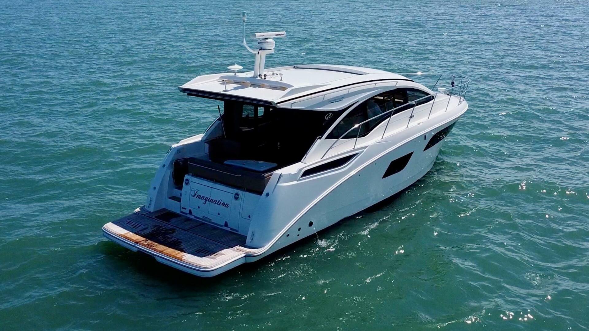 2017 Sea Ray 400 Sundancer - Image 14