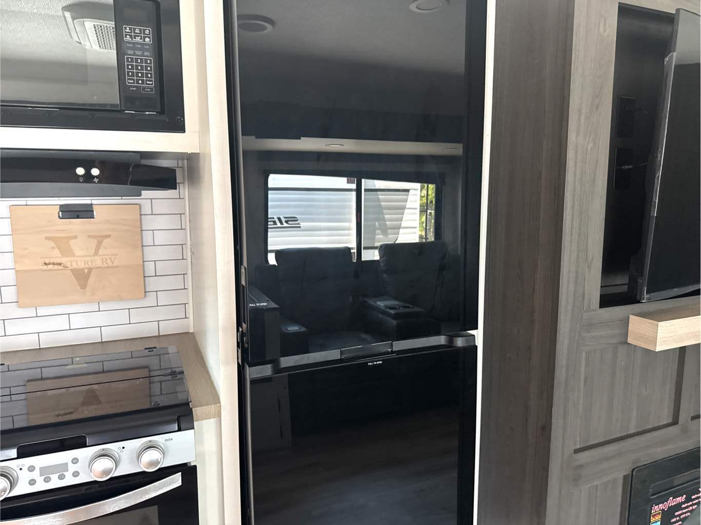 2027 VENTURE RV SIENNA 311VDB - Image 26