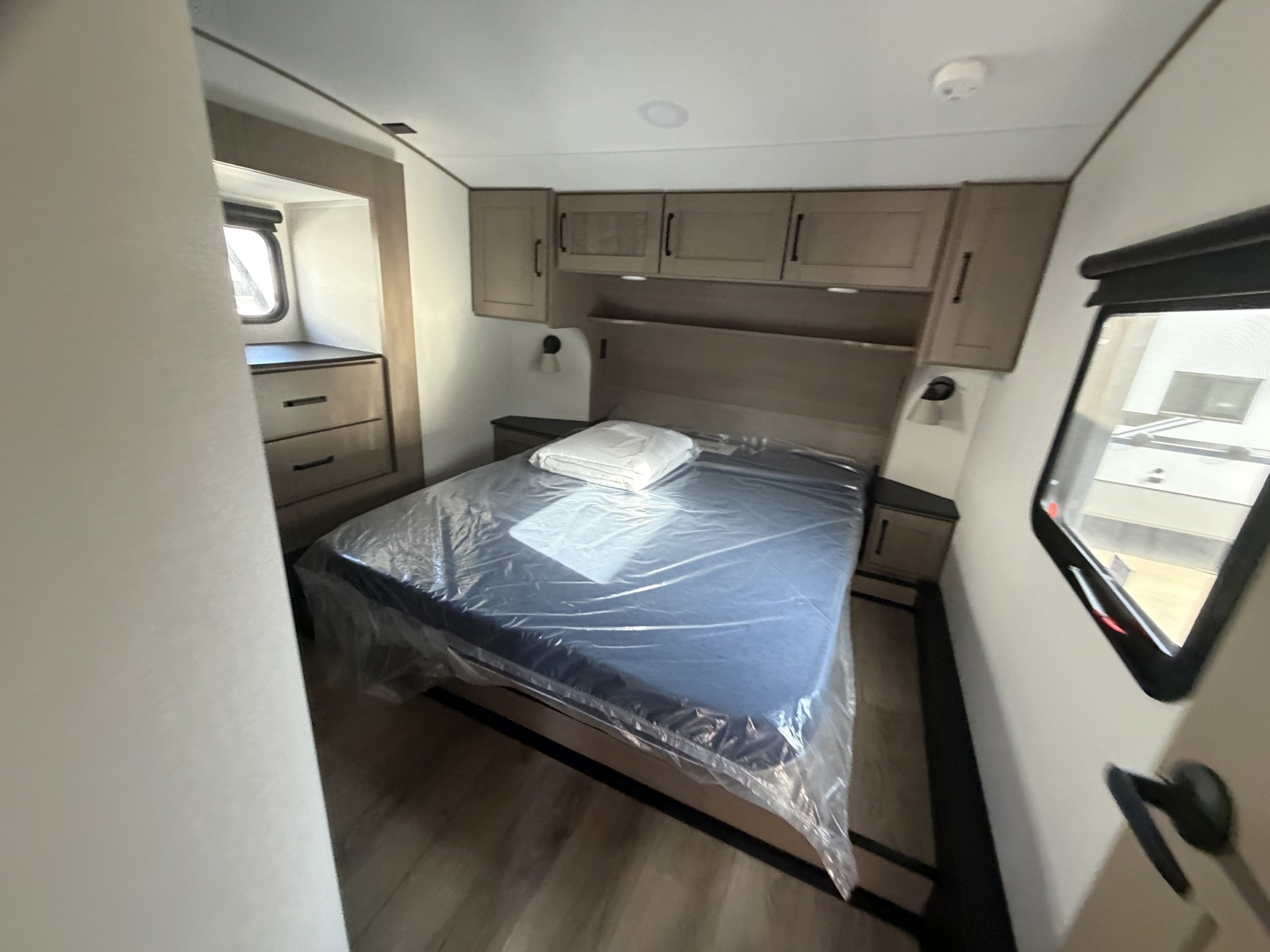 2026 GRAND DESIGN 303RLS - Image 33