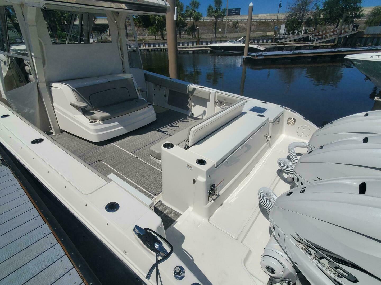 2023 Pursuit S 378 Sport - Image 18