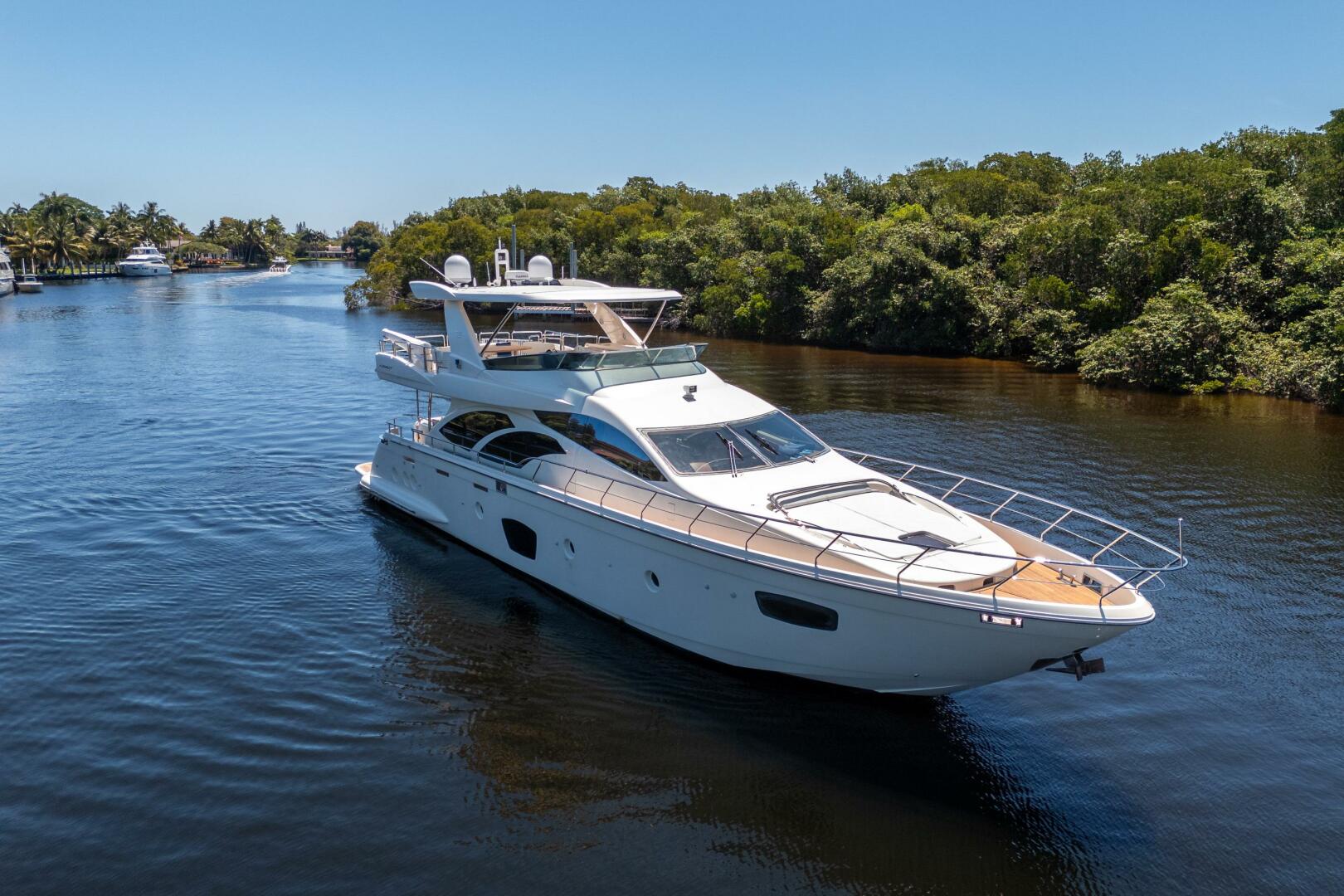 2010 Azimut 75 Fly - Image 2