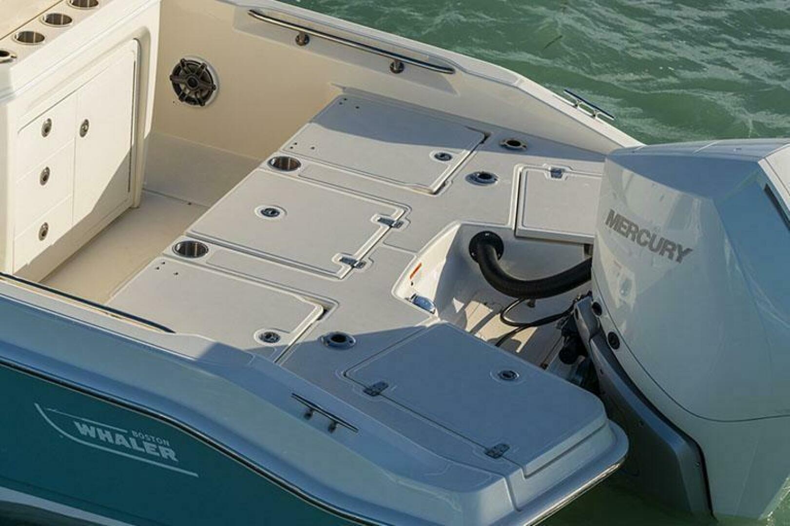 2022 Boston Whaler 250 DAUNTLESS Base - Image 15