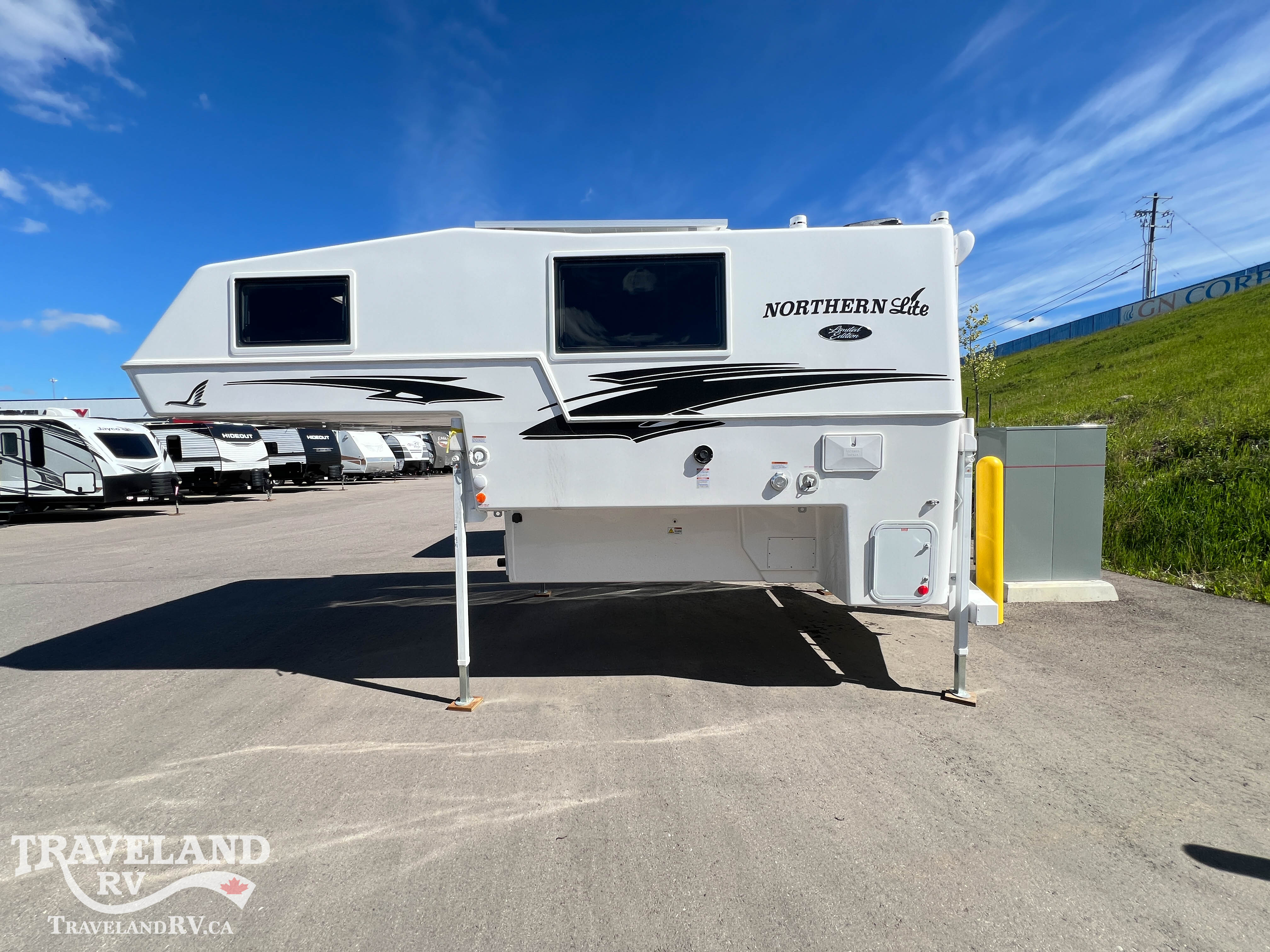2027 NORTHERN LITE LIMITED EDITION 8-11EX LE WB - Image 6