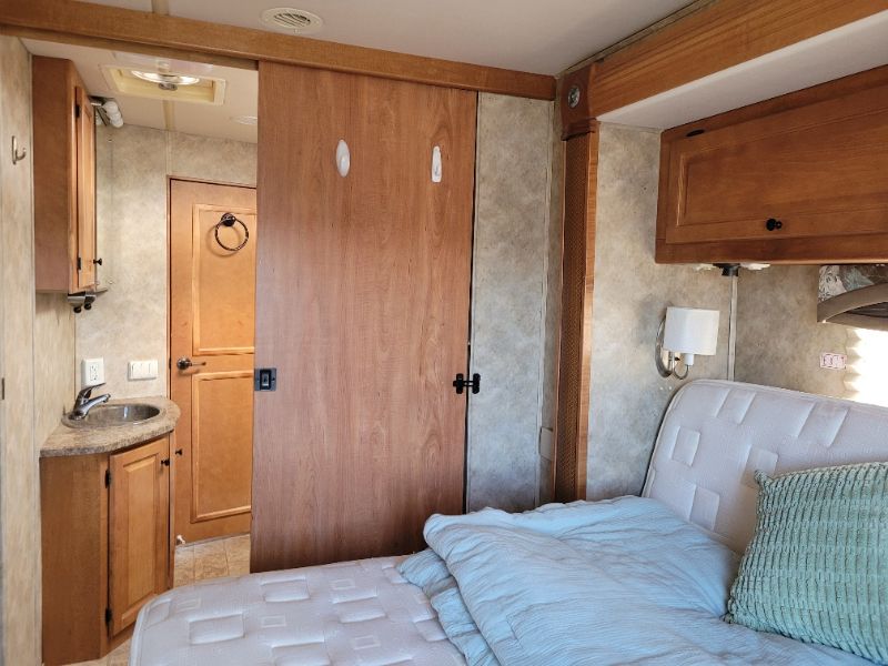 2008 Gulf Stream Conquest Super Nova 6372 - Image 18