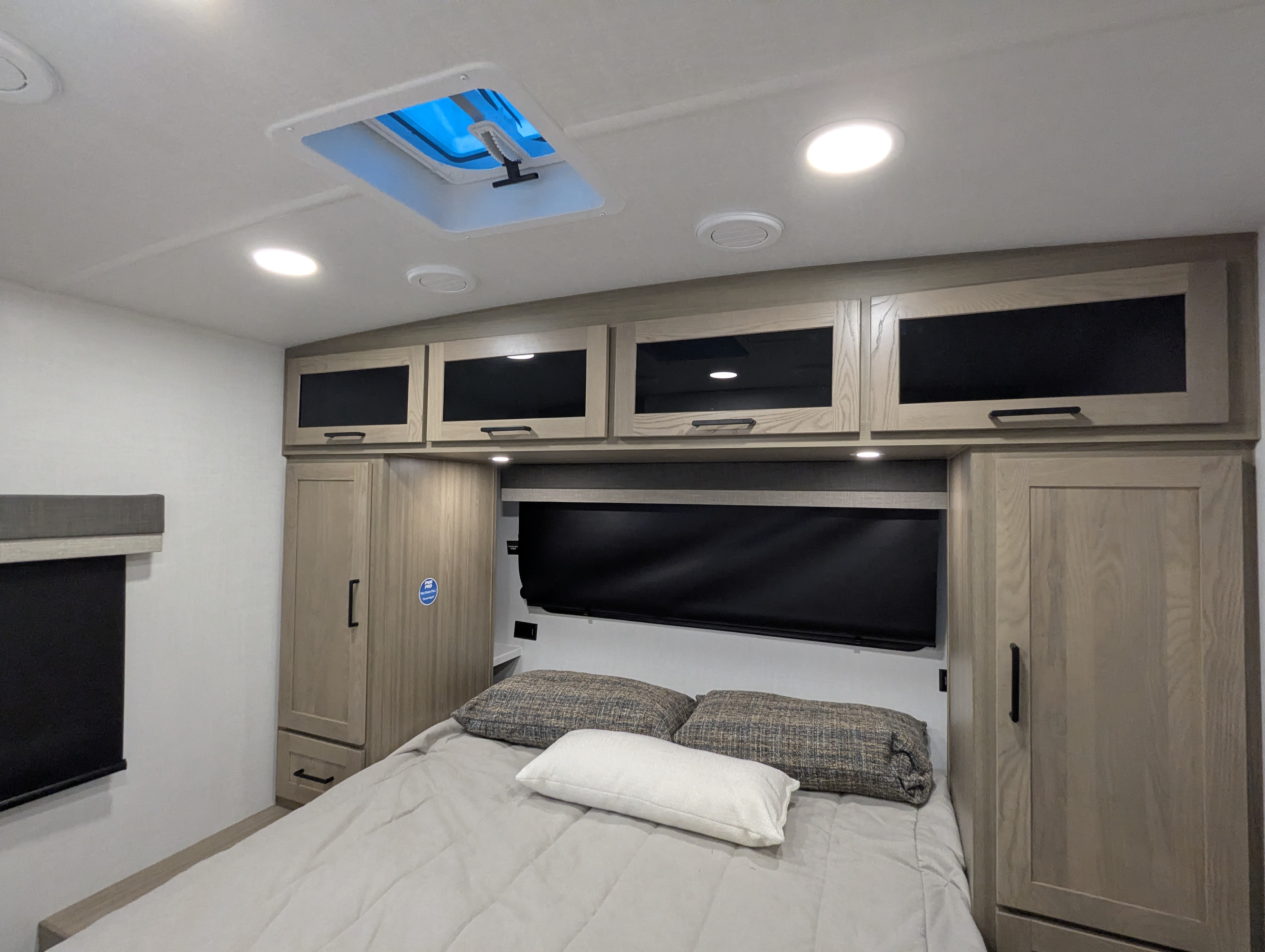 2027 Forest River Rockwood Mini Lite 2520BH - Image 12