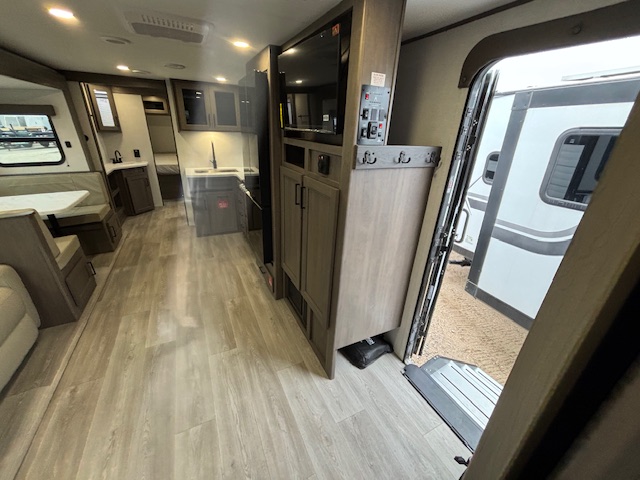 2026 Grand Design Transcend 305BHT - Image 40