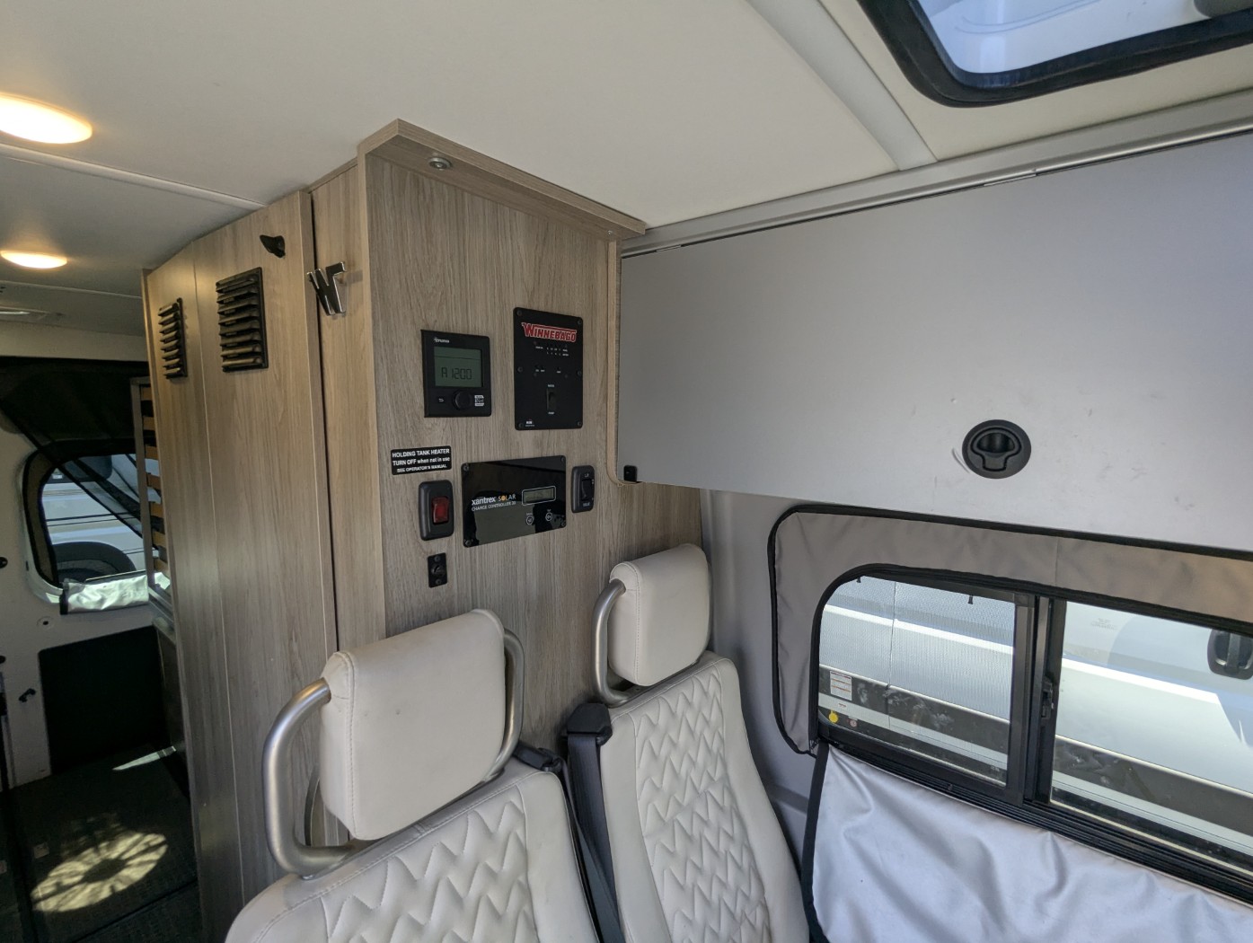 2023 Winnebago Solis NPF 59P - Image 23