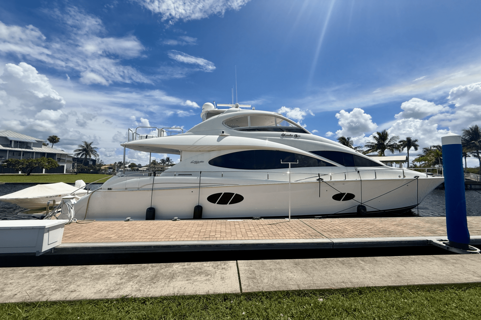2005 68 FLYBRIDGE - Image 1