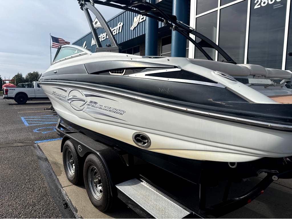 2015 Crownline 235SS - Image 8