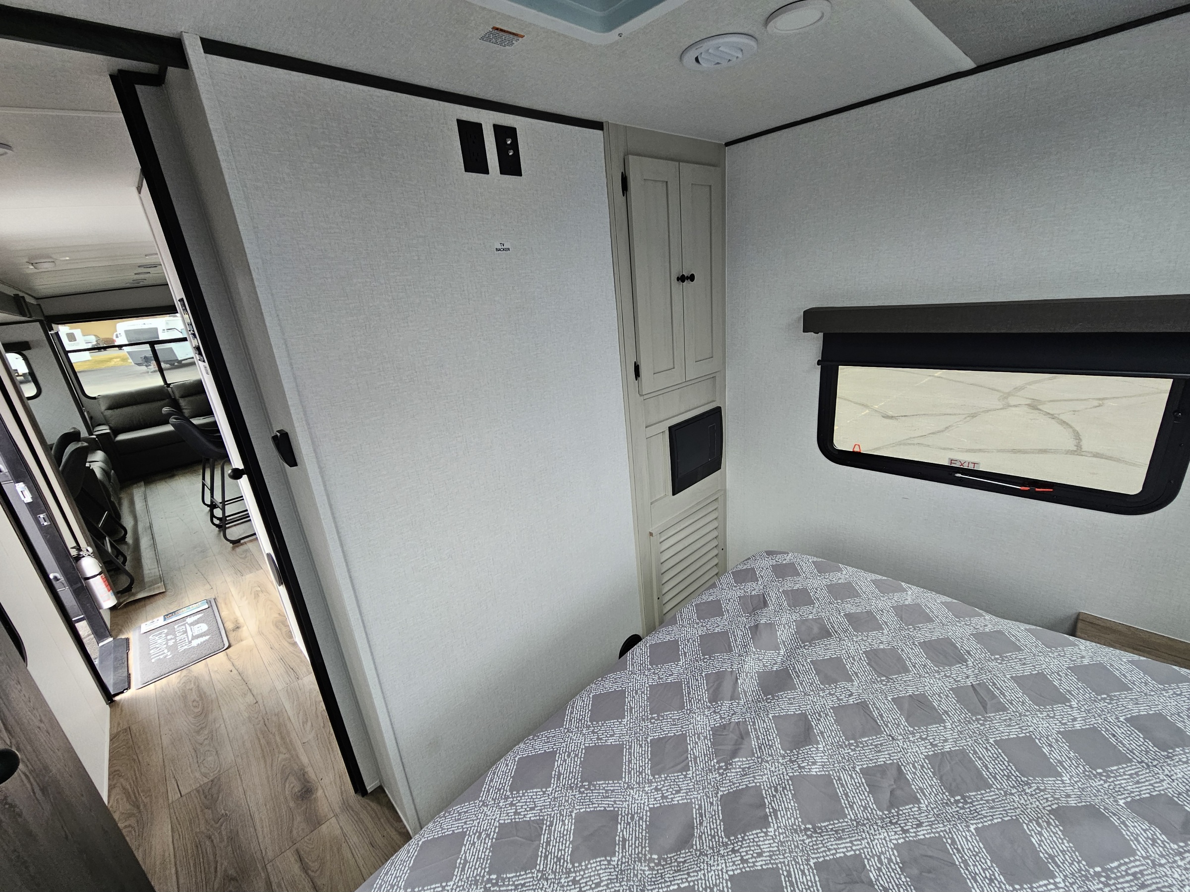 2026 Coachmen Northern Spirit 2975RL - Image 24