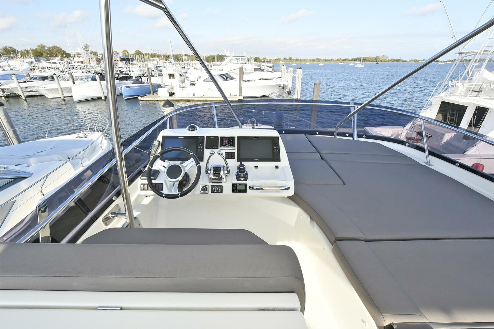 2018 Prestige 560 Fly - Image 11