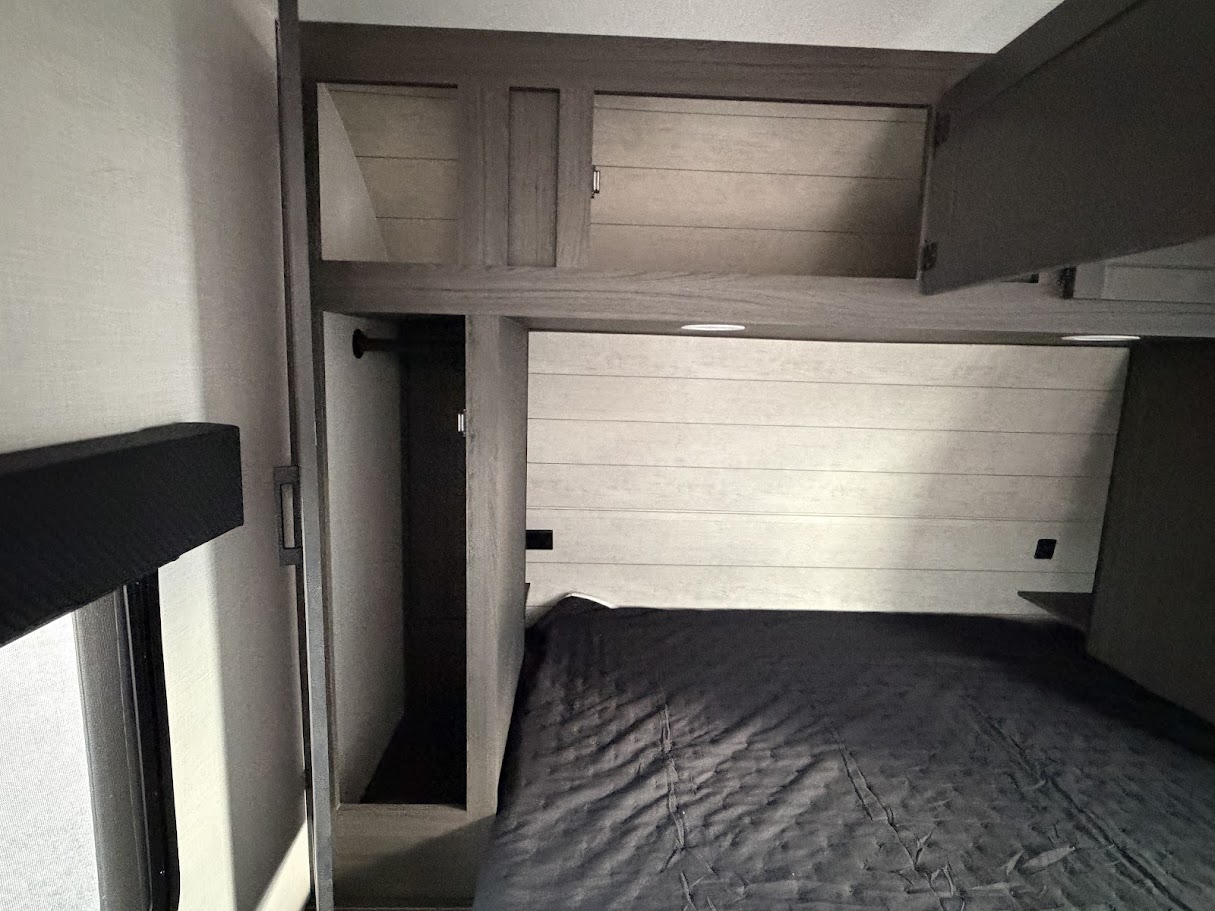 2026 VENTURE RV SPORTTREK STINGER 181VRK - Image 36