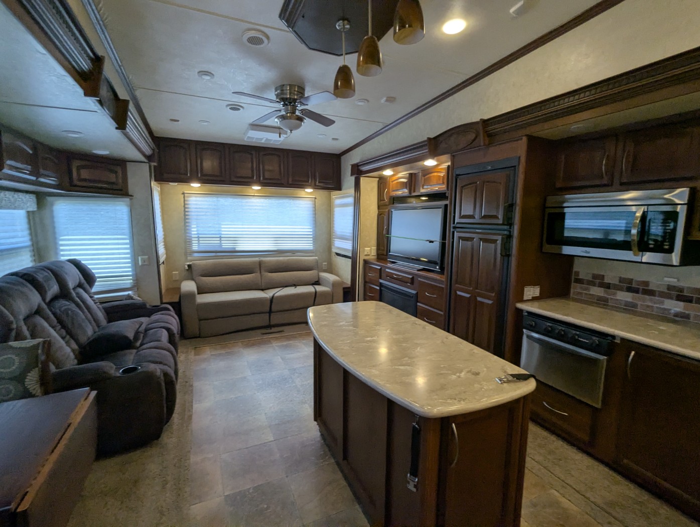 2013 Palomino Columbus 320RS - Image 11