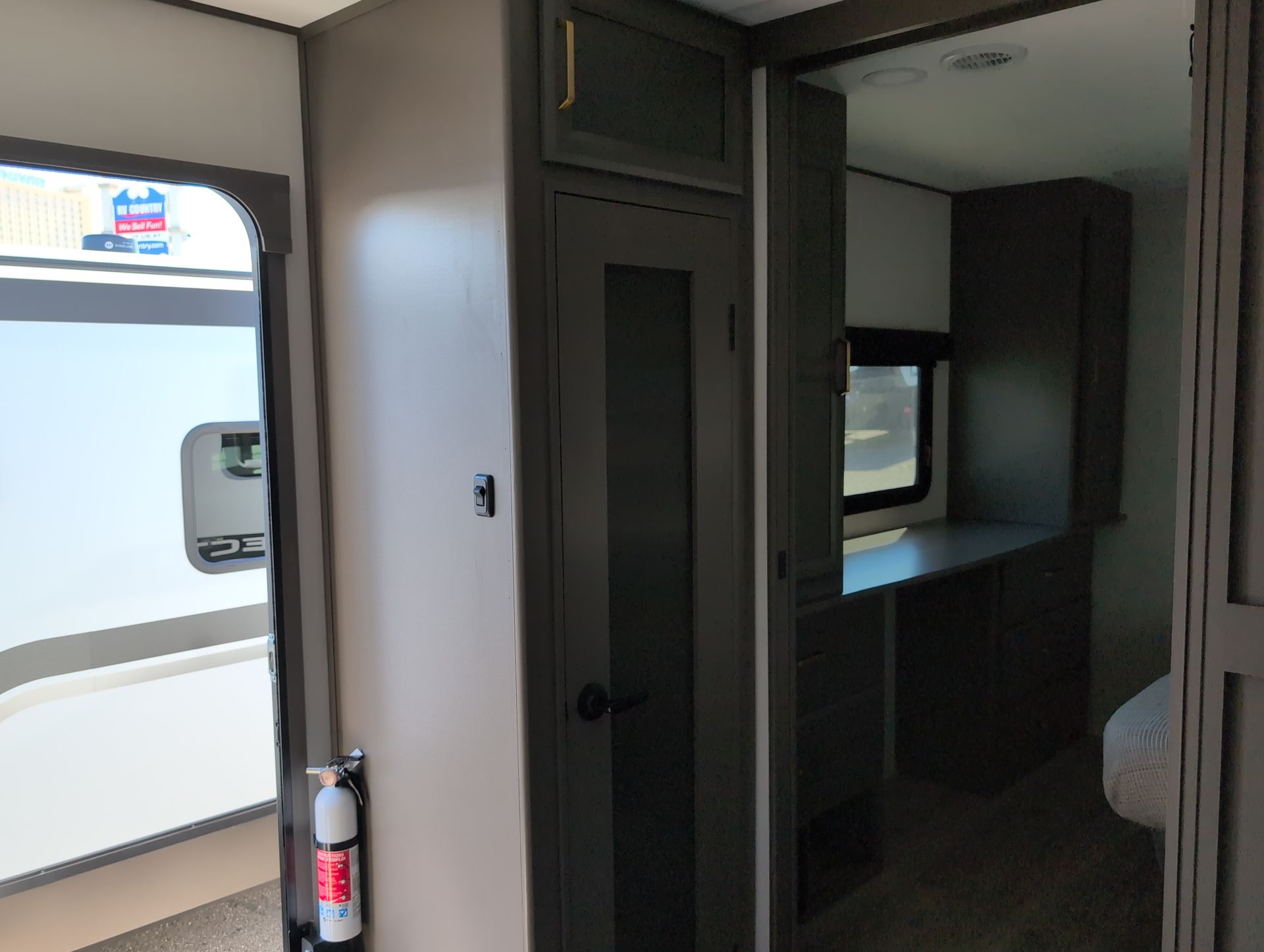 2027 Grand Design Reflection Travel Trailer 322FKTS - Image 17
