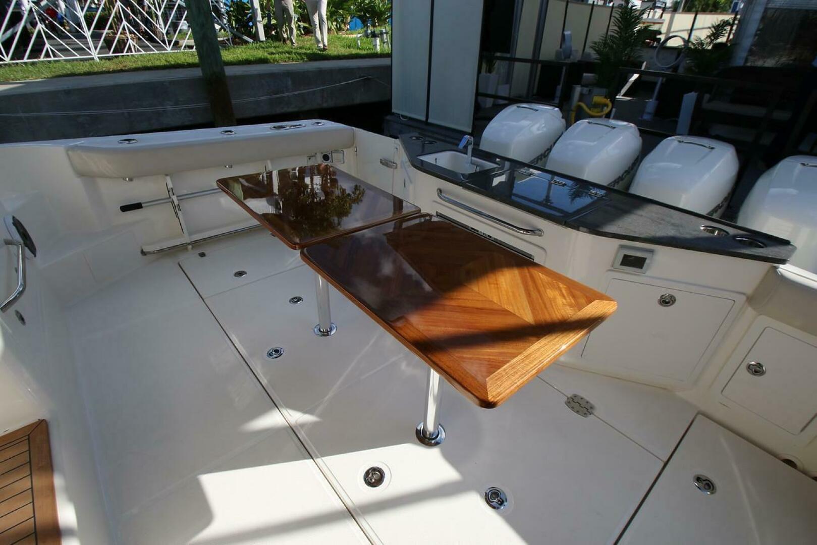 2021 Boston Whaler 405 Conquest - Image 52