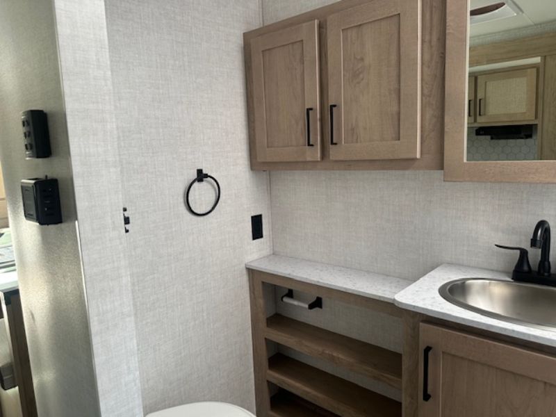 2026 Ember RV E-Series 22MLQ - Image 13