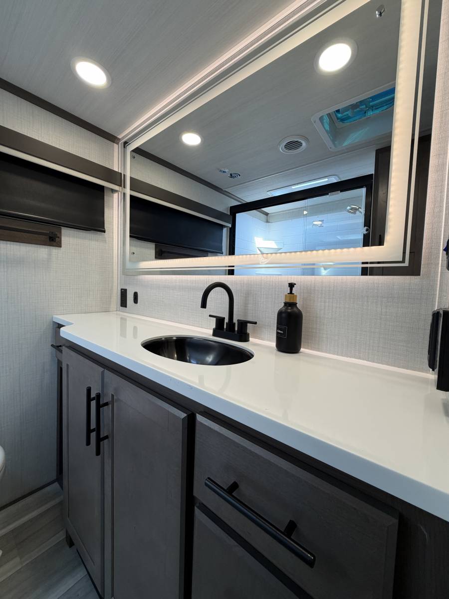 2026 Keystone Cougar Midnight Edition 350LLK - Image 25
