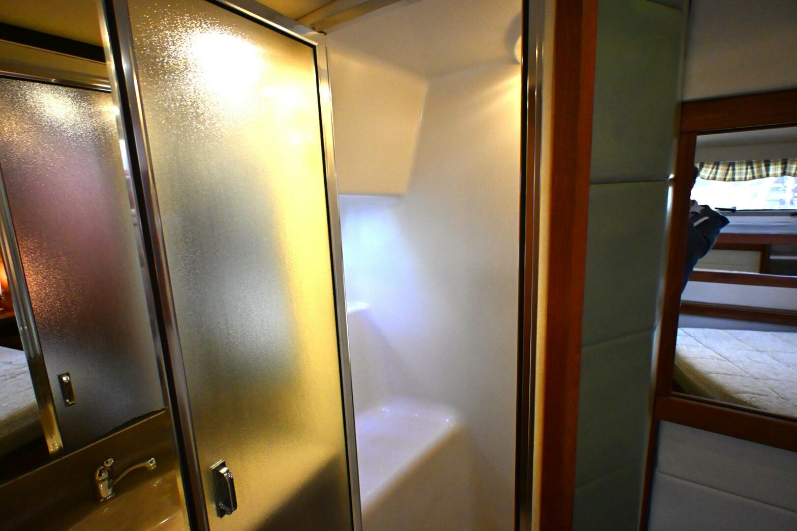1996 Bayliner 4087 Aft Cabin Motoryacht - Image 41