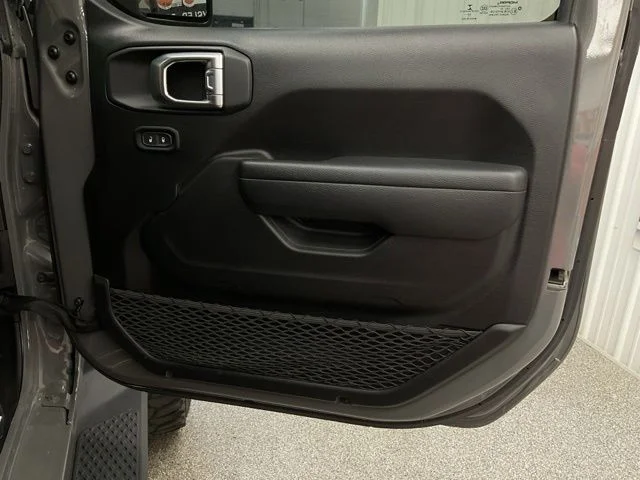 2023 Jeep Gladiator Crew Cab Sport S 4WD - Image 24