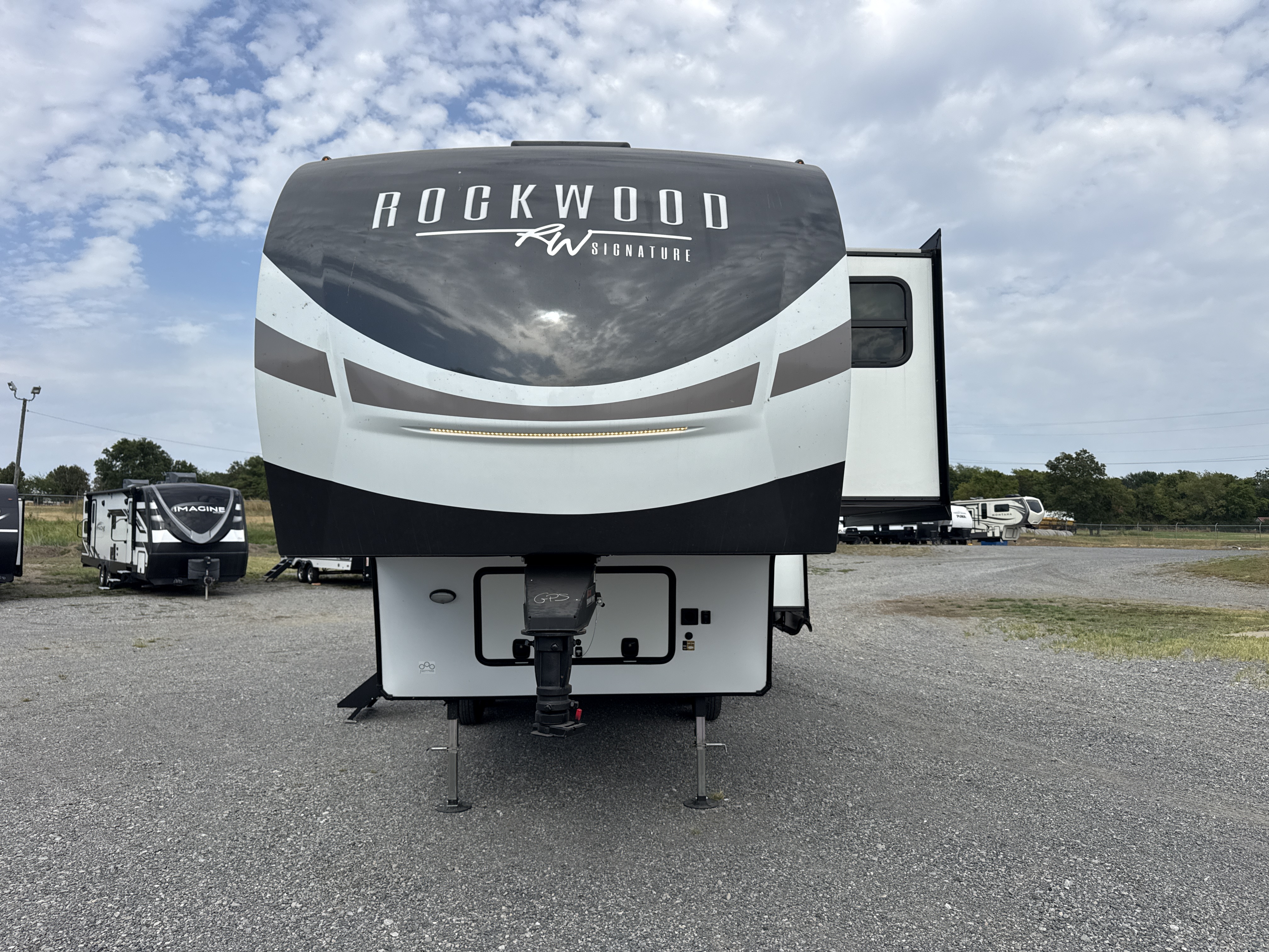 2023 Forest River Rockwood Signature 2442BS - Image 2