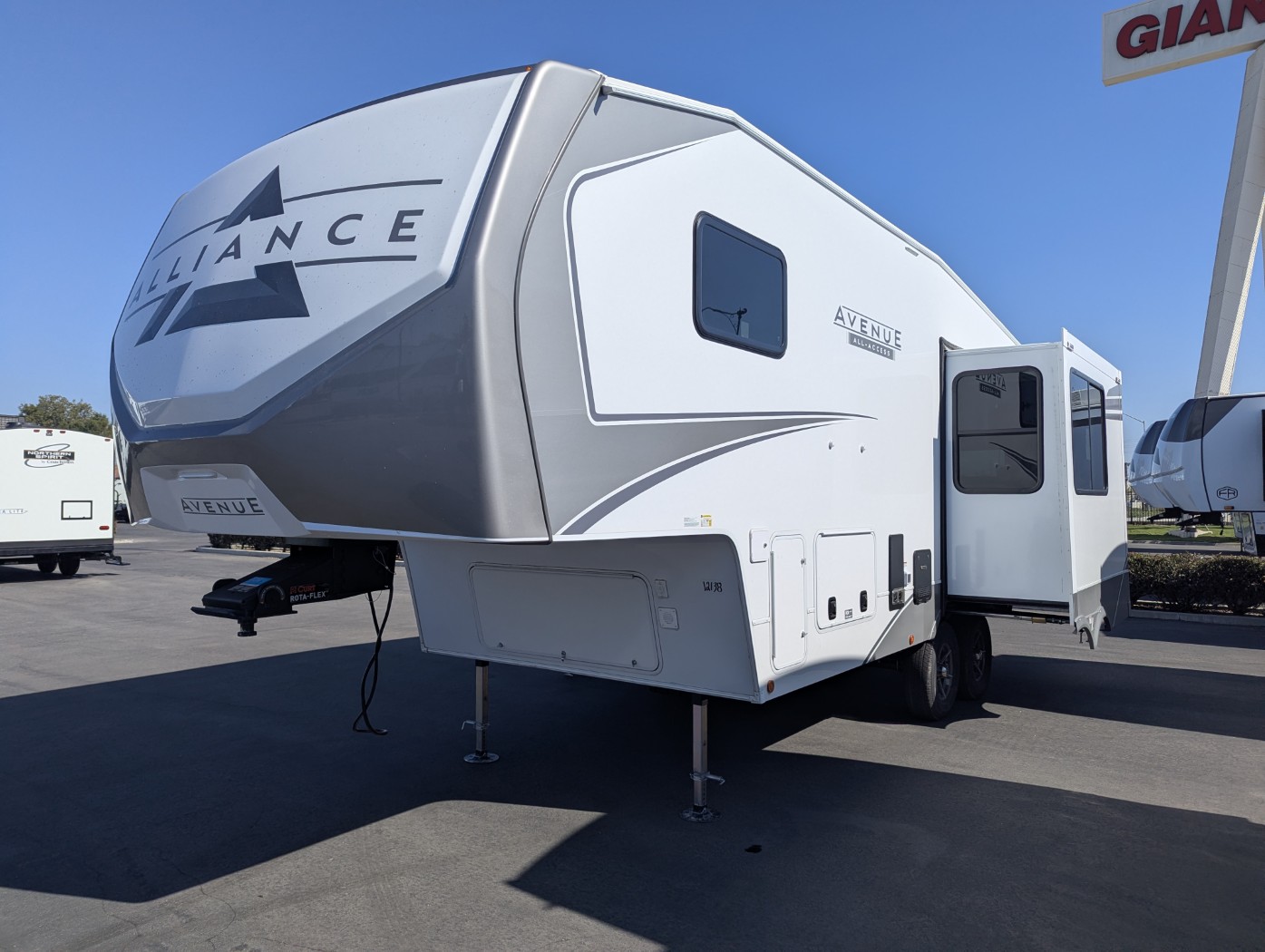 2026 Alliance RV Avenue All-Access Series