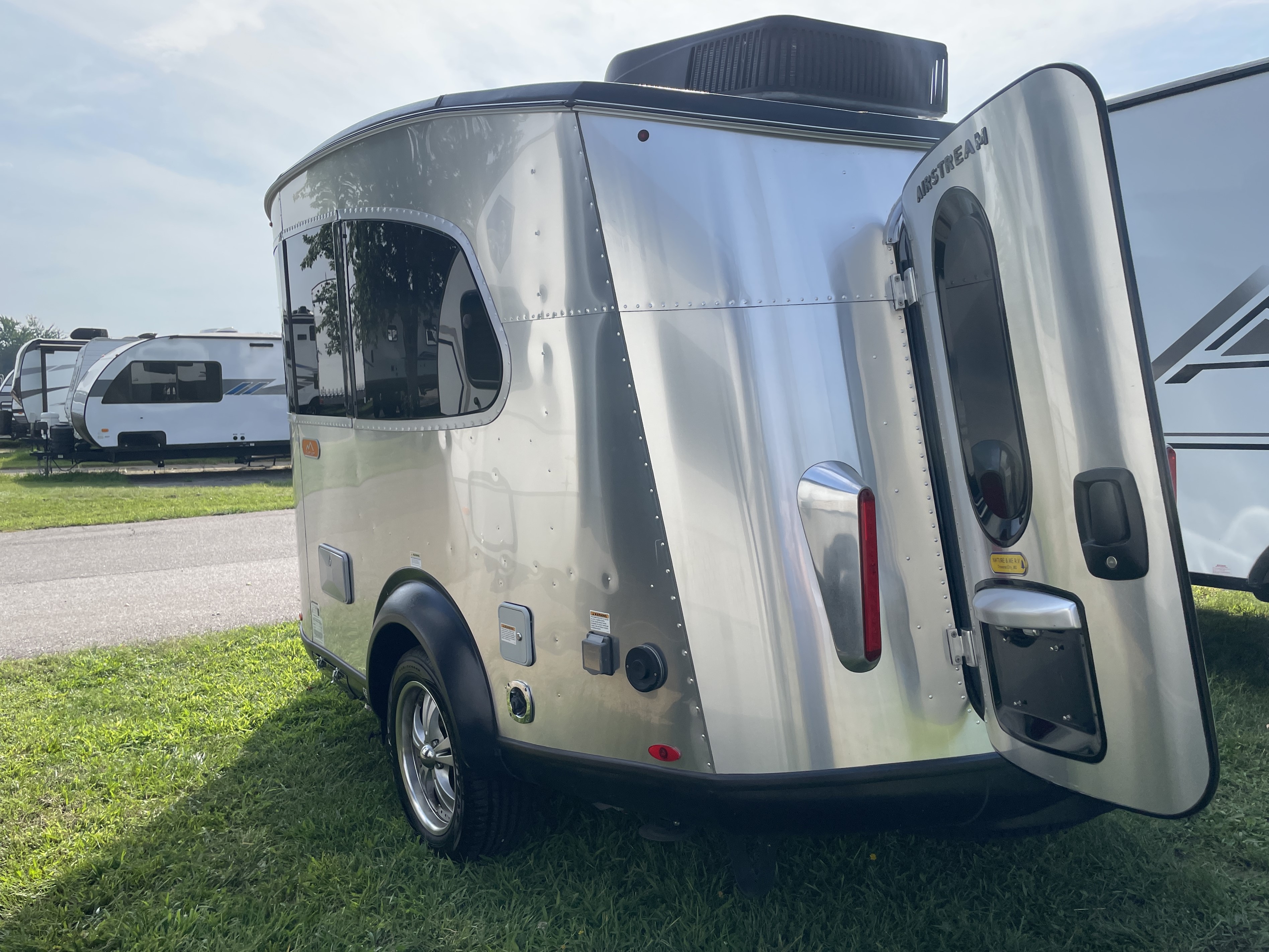 2017 Airstream Basecamp 16 - Image 4