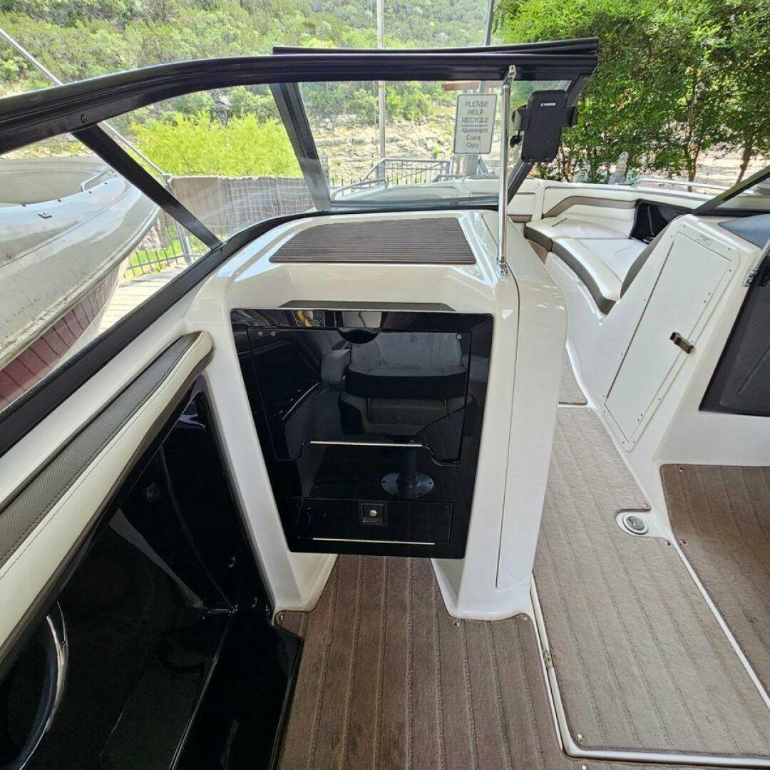 2016 Yamaha Boats 242 Limited S E-Series - Image 13