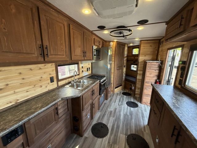 2027 ICE CASTLE RV EXTREME III 8X21 - Image 25