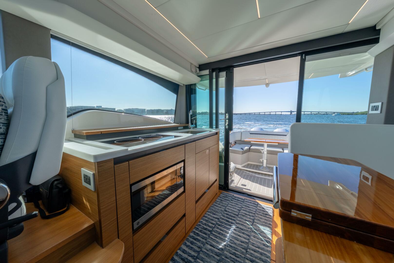 2025 Tiara Yachts 43 LE - Image 21