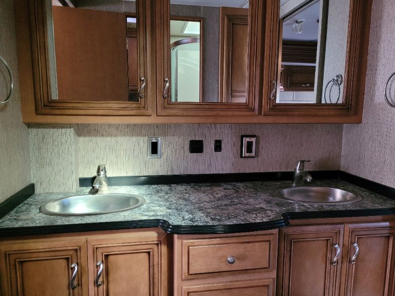 2015 Newmar Ventana LE 3849 - Image 16
