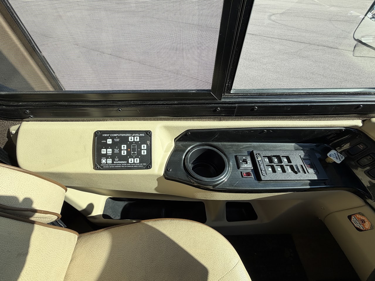 2017 TIFFIN ALLEGRO BREEZE 32BR - Image 10