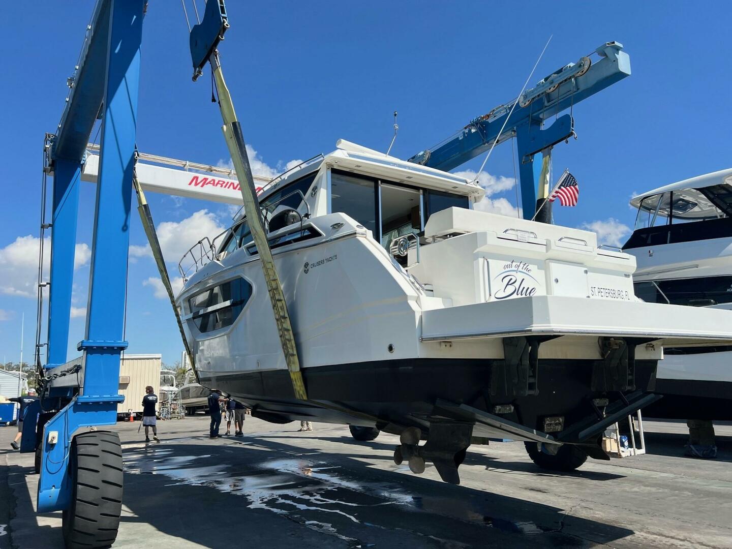 2018 Cruisers Yachts 42 Cantius - Image 5