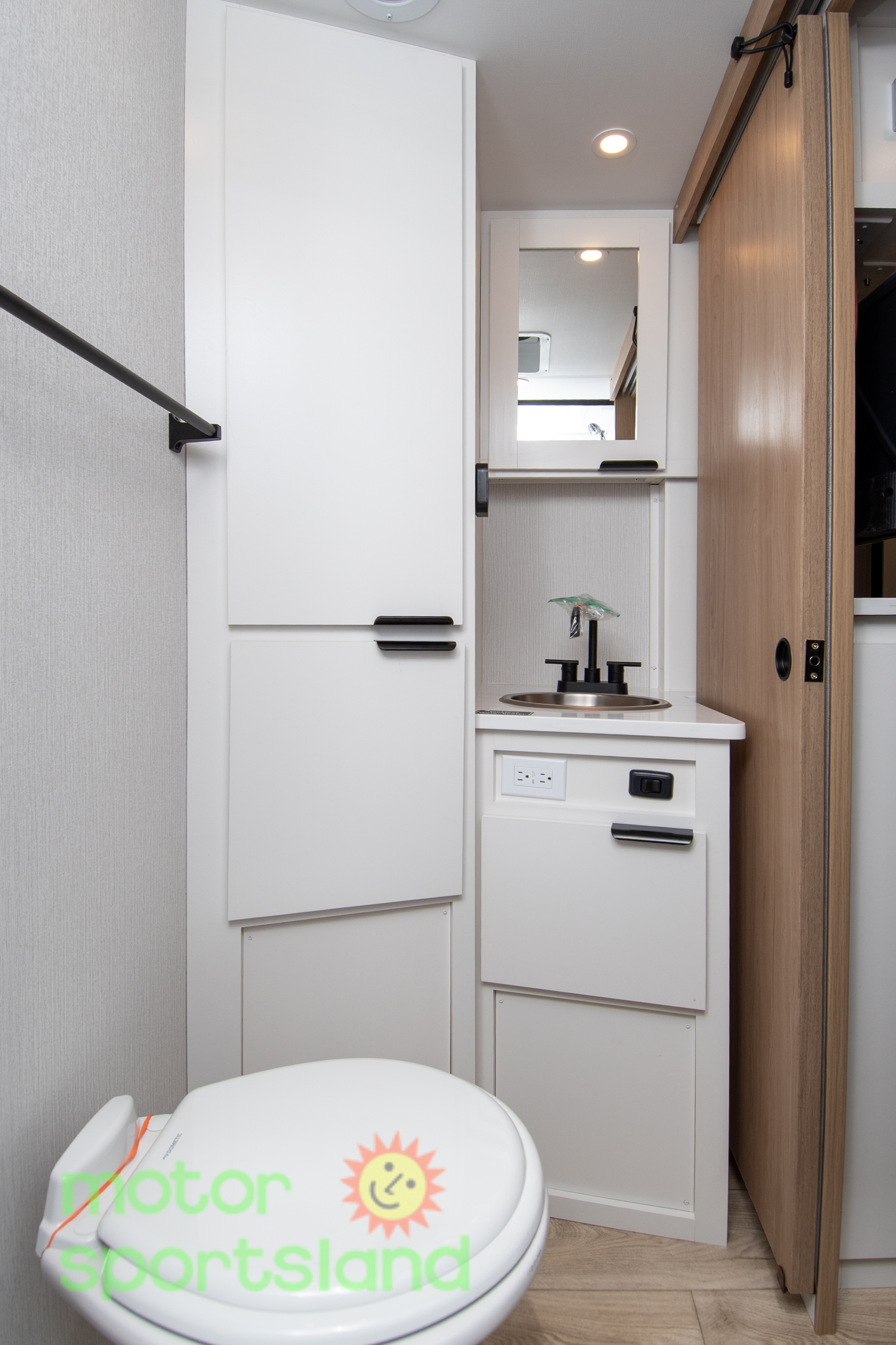 2026 Winnebago Micro Minnie 2108TB - Image 47