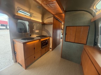 2027 AIRSTREAM FRANK LLOYD WRIGHT 28RBT - Image 13