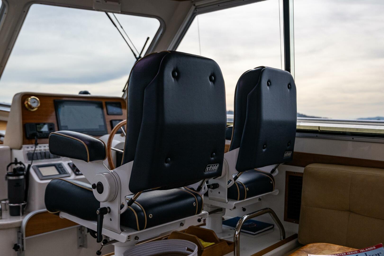 2010 Back Cove 37 - Image 34