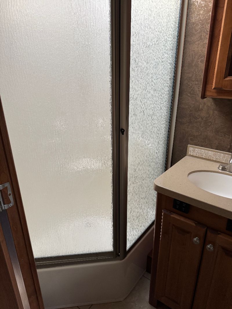 2015 Tiffin Allegro Red 38 QBA - Image 20